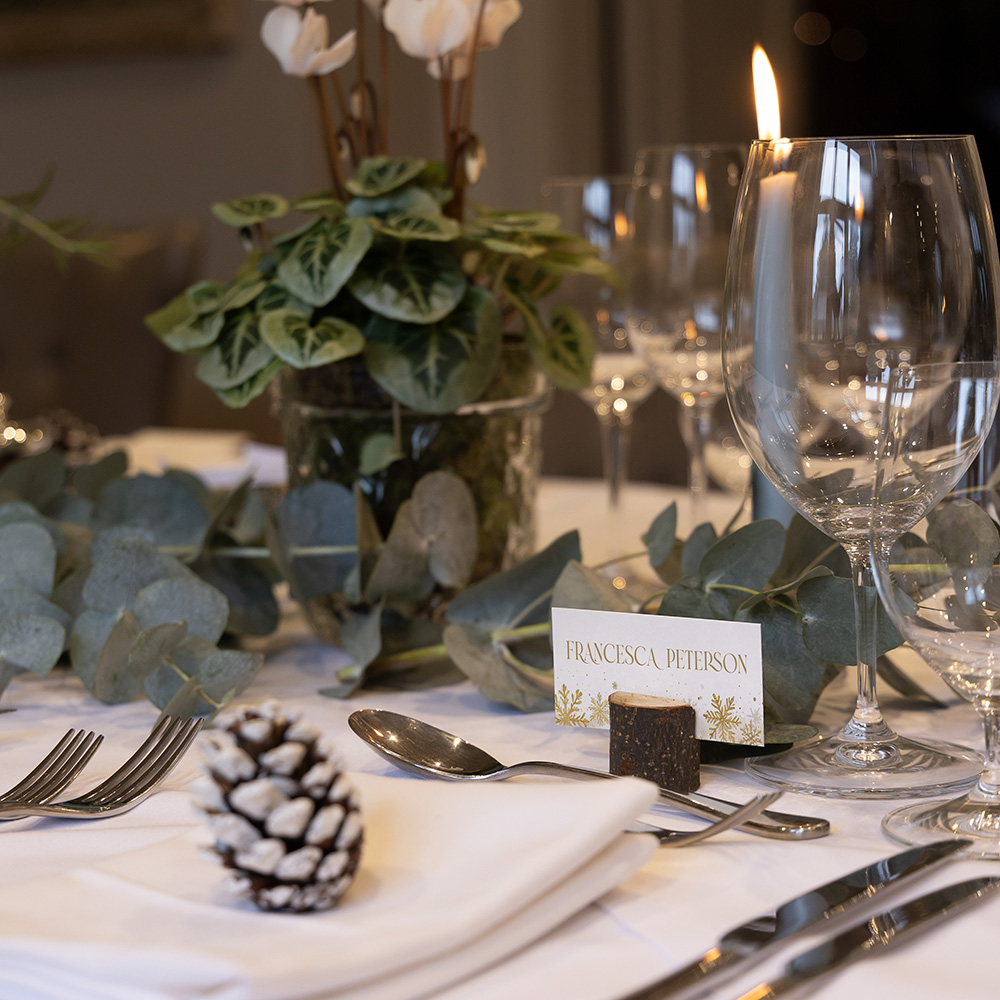 'Gold Snowflakes' Place Cards